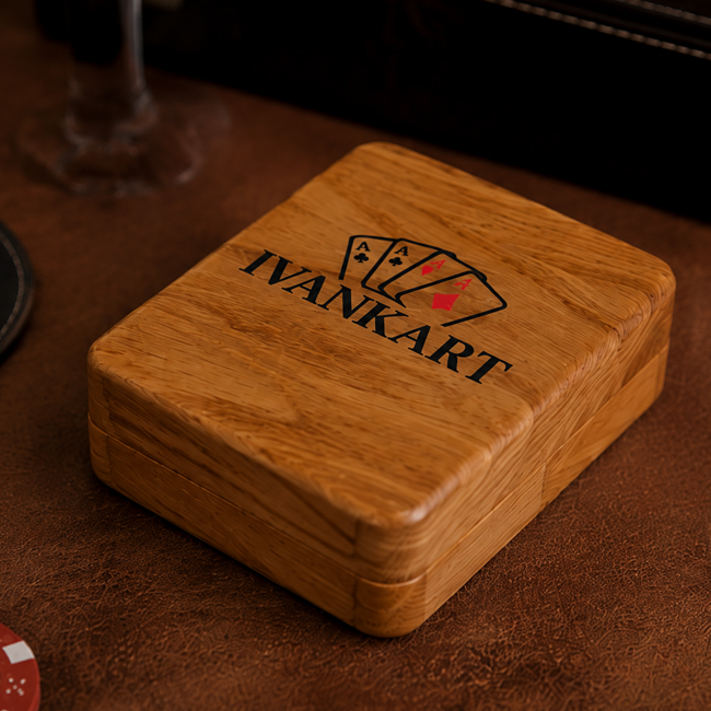 Single Deck Magnetic Lid Oak Case for Playing Cards