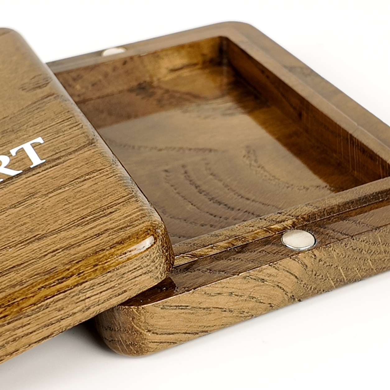 Single Deck Magnetic Lid Oak color Walnut Case for Playing Cards