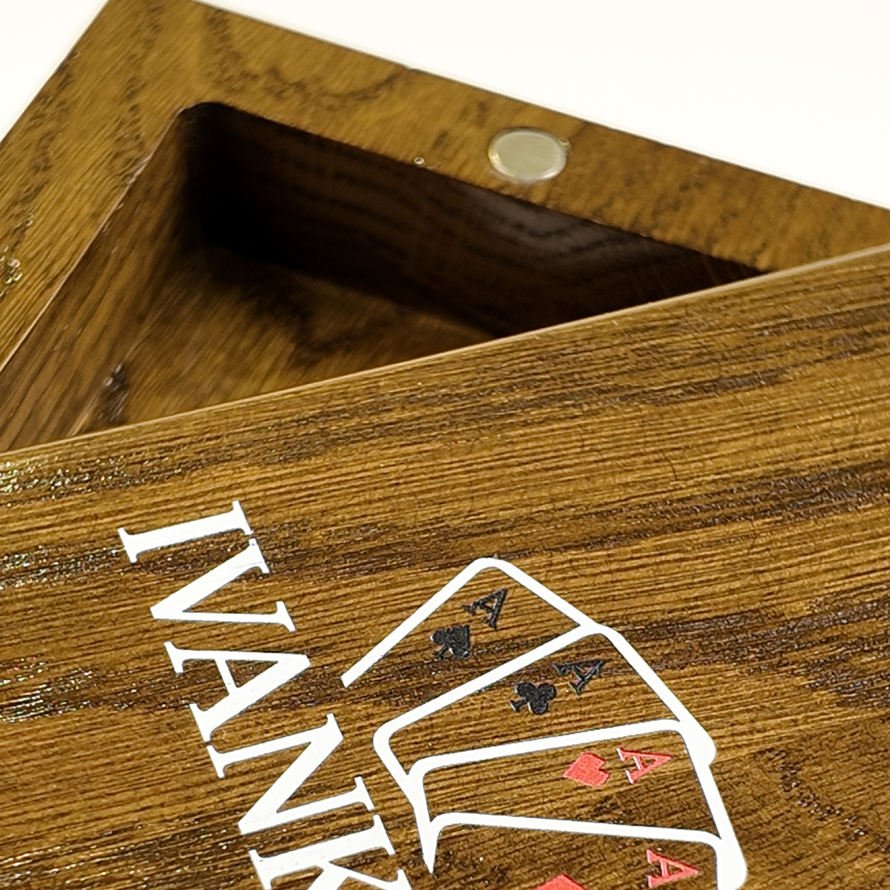 Single Deck Push-Out Oak Case Walnut for Playing Cards