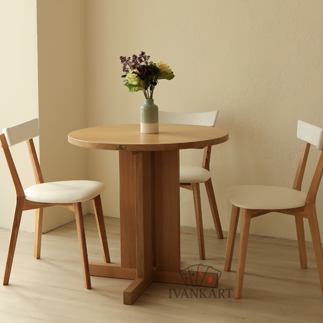 Oak Round Pedestal Dining Table